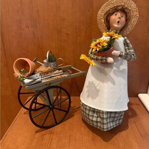 Byers’ Choice Caroler Signed Lady Sunflowers & Garden Cart(rare)